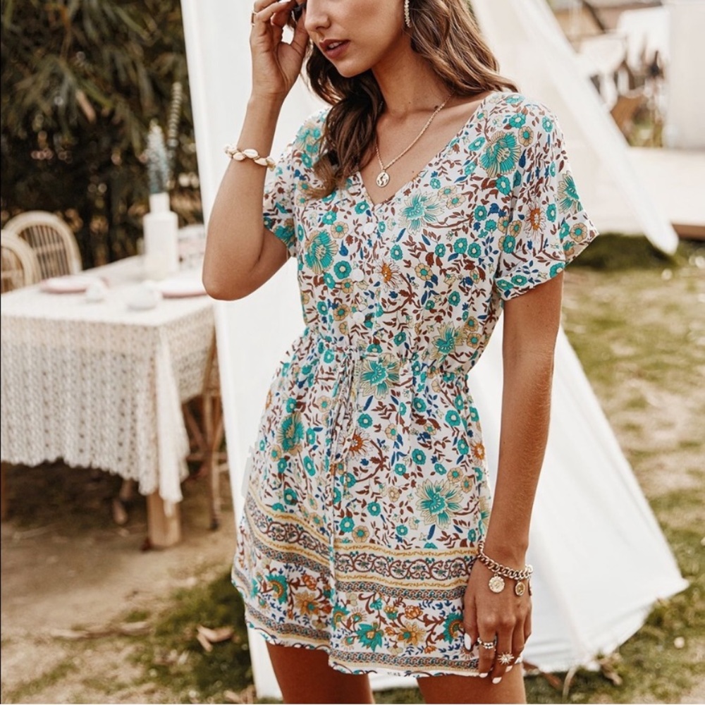 Ivory Floral Romper - Picture 3 of 8